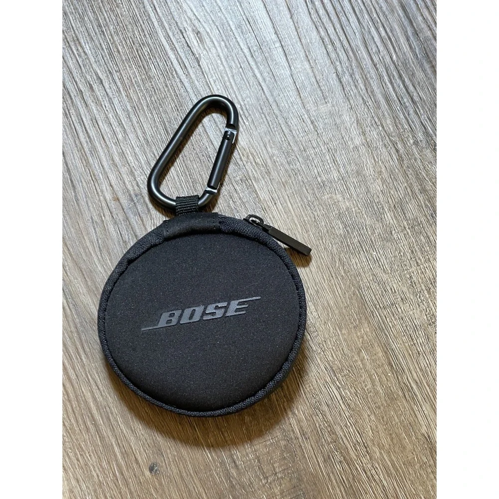 SoundSport Wireless Headphones Carry Case With Carbine Hook